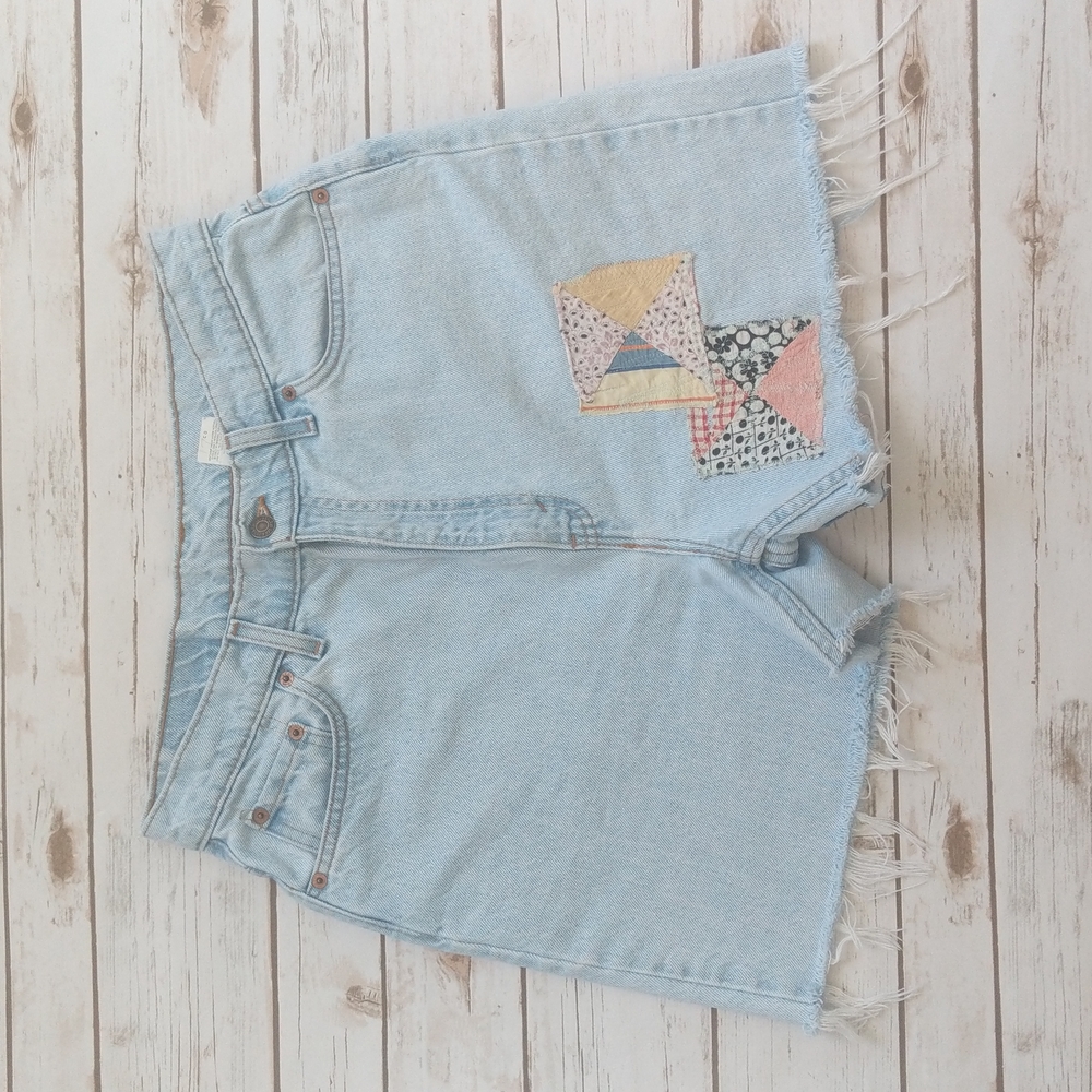VTG Levi's 521 High Rise Cut Off Patch Jean Shorts